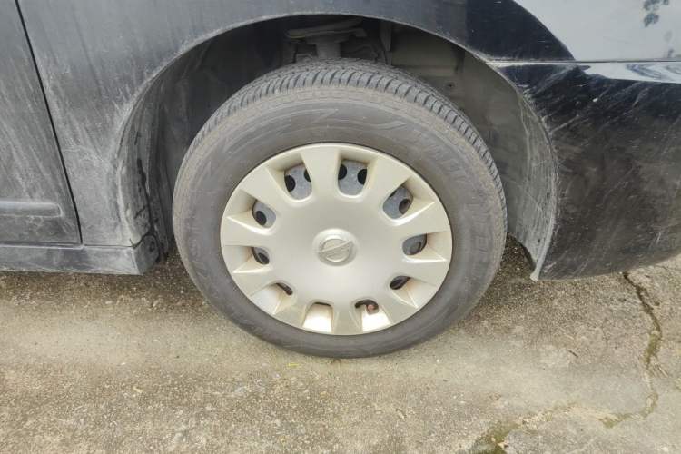 Used Nissan Sylphy 2012 Classic 1.6XE Manual Comfort Edition Right Front Wheel Hub