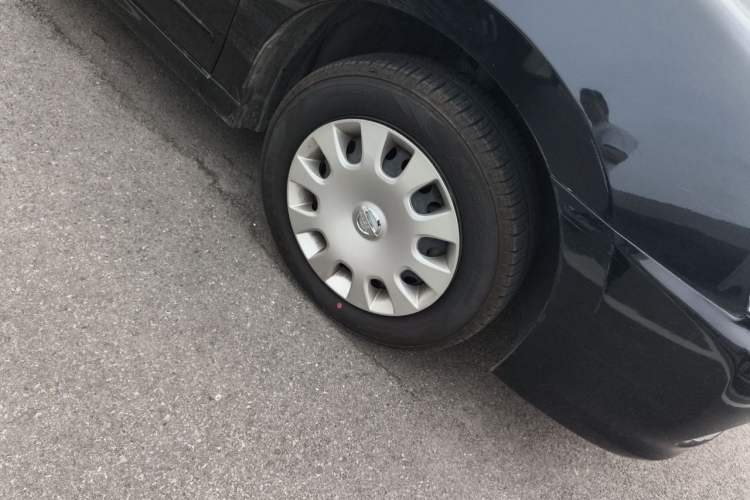 Used Nissan Sylphy 2012 Classic 1.6XE Manual Comfort Edition Right Front Wheel Hub