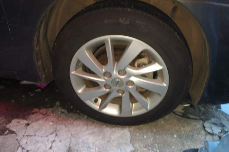 Used Nissan Sylphy 2012 1.6 XL CVT Luxury Edition Right Front Wheel Hub