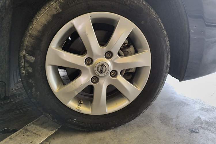 Used Nissan Sylphy 2012 Classic 1.6XE Automatic Comfort Edition Right Front Wheel Hub