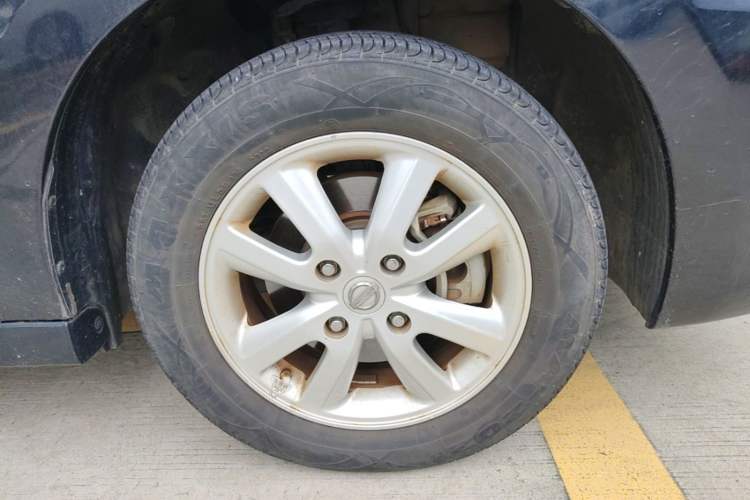 Used Nissan Sylphy 2012 Classic 1.6XE Manual Comfort Edition Right Front Wheel Hub