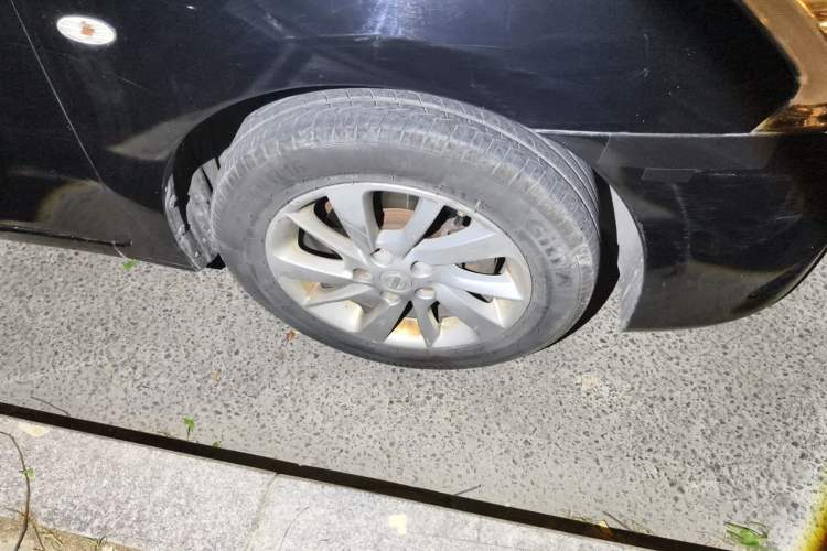 Used Nissan Sylphy 2012 1.6 XL Manual Luxury Edition Right Front Wheel Hub