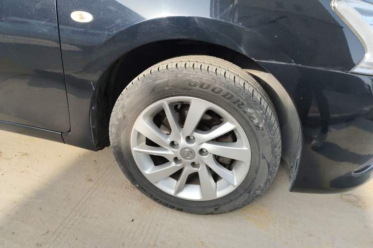 Used Nissan Sylphy 2012 1.6 XL Manual Luxury Edition Right Front Wheel Hub