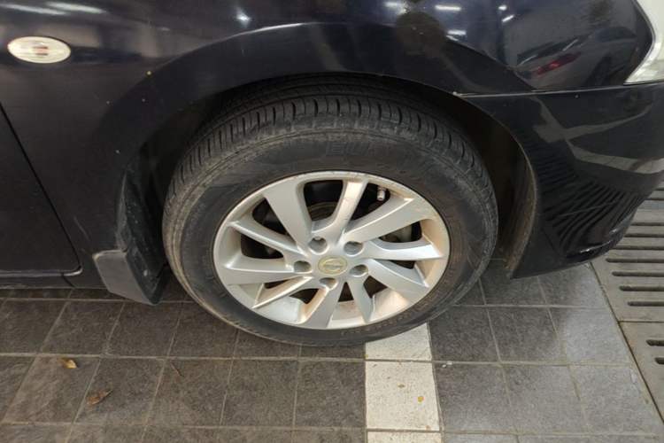 Used Nissan Sylphy 2012 1.6 XL CVT Luxury Edition Right Front Wheel Hub
