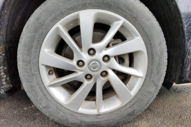 Used Nissan Sylphy 2012 1.6 XL Manual Luxury Edition Right Front Wheel Hub