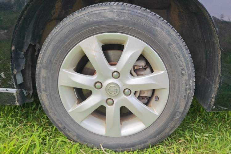 Used Nissan Sylphy 2012 Classic 1.6XE Manual Comfort Edition Right Front Wheel Hub
