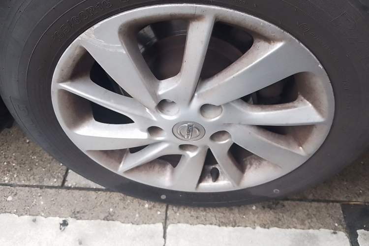 Used Nissan Sylphy 2012 1.6 XL CVT Luxury Edition Right Front Wheel Hub