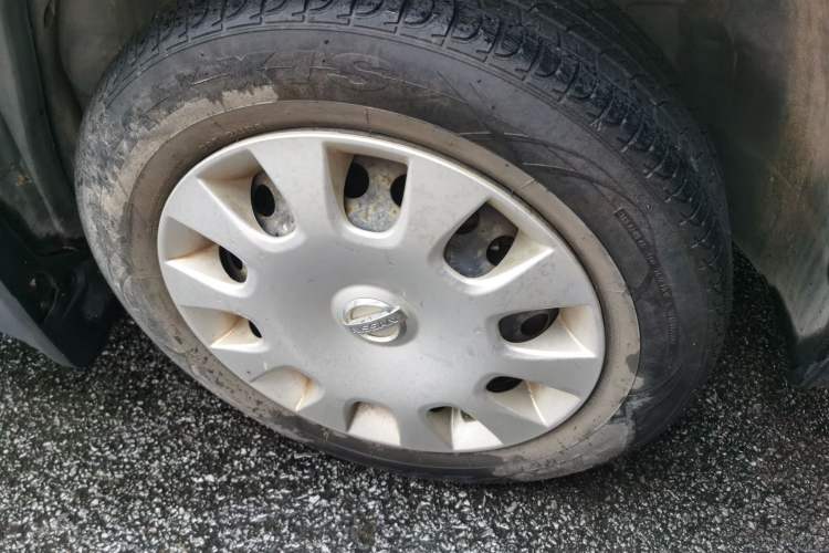 Used Nissan Sylphy 2012 Classic 1.6XE Manual Comfort Edition Right Front Wheel Hub