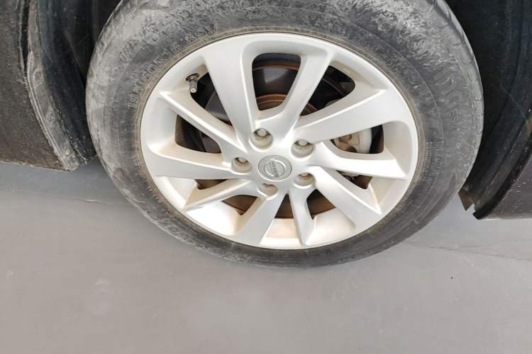 Used Nissan Sylphy 2012 1.6XE CVT Comfort Edition Right Front Wheel Hub