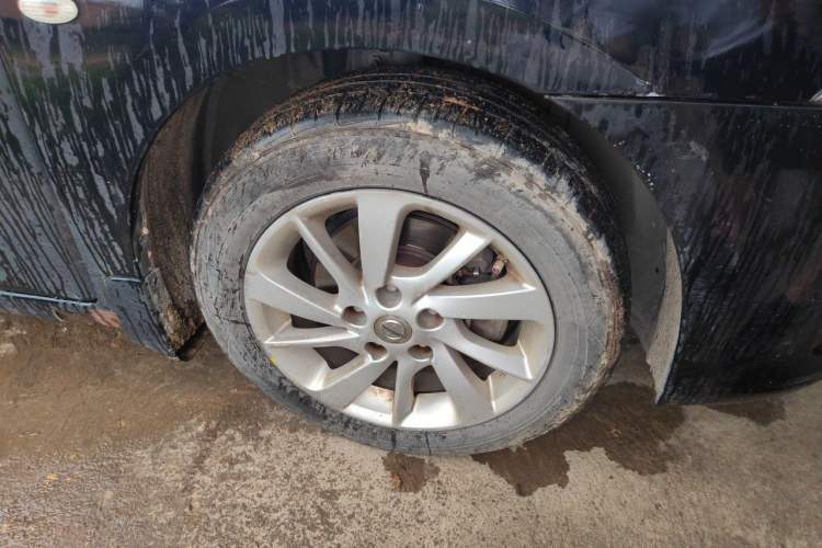 Used Nissan Sylphy 2012 1.6 XL CVT Luxury Edition Right Front Wheel Hub
