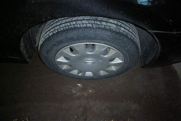 Used Nissan Sylphy 2012 Classic 1.6XE Manual Comfort Edition Right Front Wheel Hub