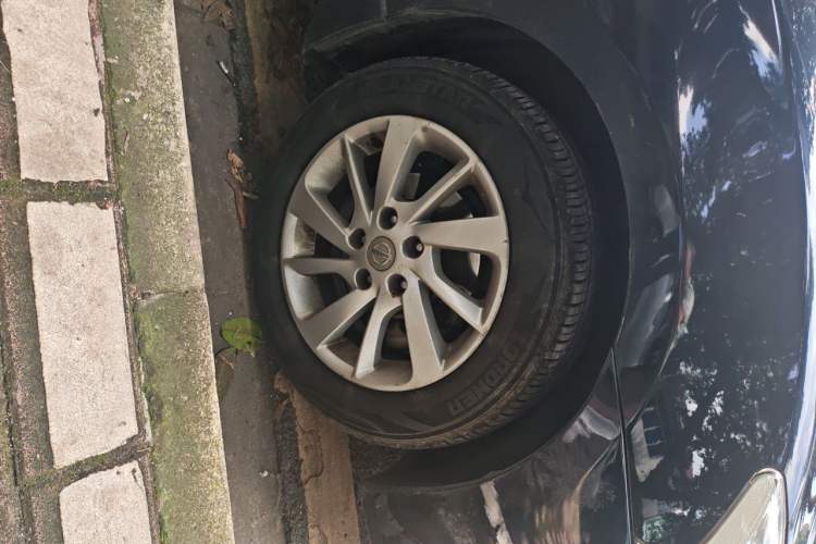 Used Nissan Sylphy 2012 1.6 XL CVT Luxury Edition Right Front Wheel Hub