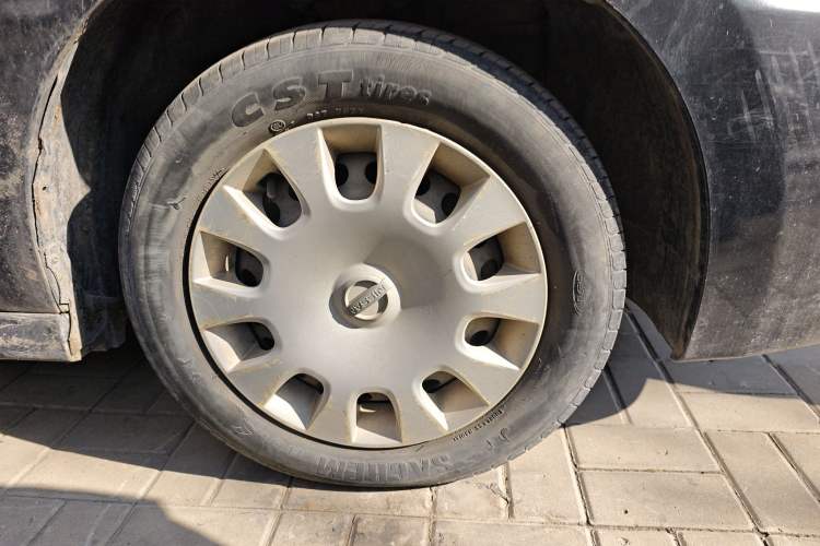 Used Nissan Sylphy 2012 Classic 1.6XE Manual Comfort Edition Right Front Wheel Hub