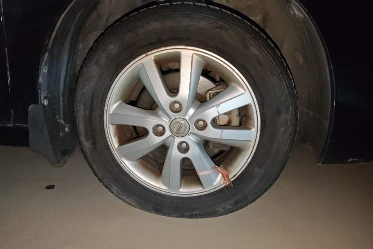 Used Nissan Sylphy 2012 Classic 1.6XE Manual Comfort Edition Right Front Wheel Hub
