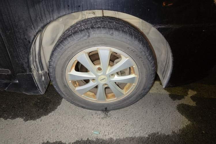 Used Nissan Sylphy 2012 Classic 1.6XE Automatic Comfort Edition Right Front Wheel Hub