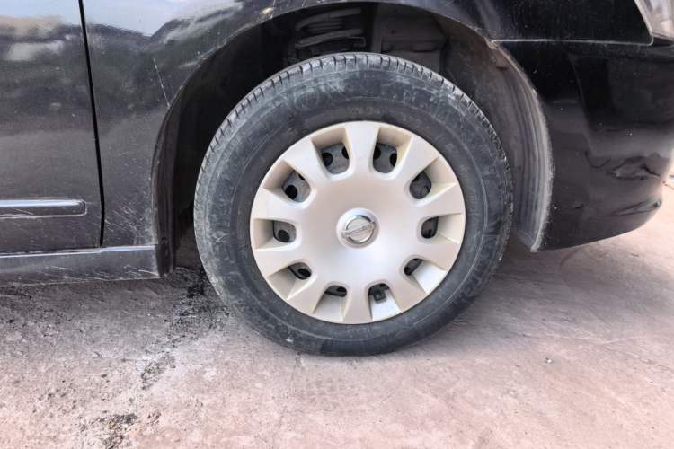 Used Nissan Sylphy 2012 Classic 1.6XE Manual Comfort Edition Right Front Wheel Hub