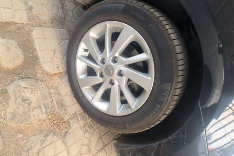 Used Nissan Sylphy 2012 1.6 XL CVT Luxury Edition Right Front Wheel Hub