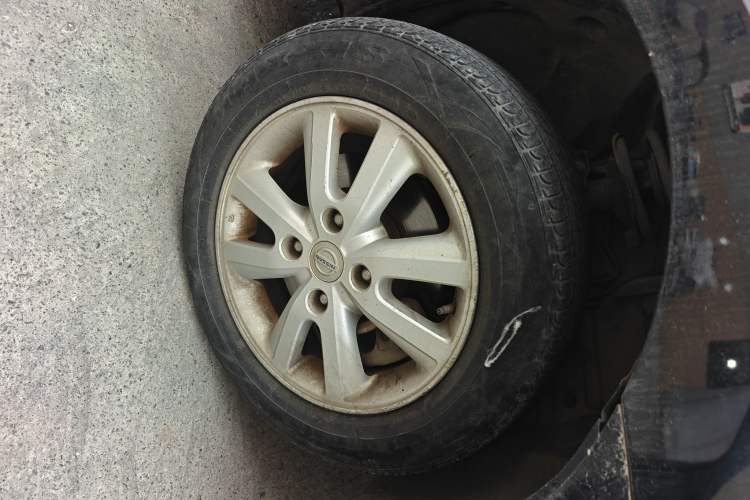 Used Nissan Sylphy 2012 Classic 1.6XL Manual Luxury Edition Right Front Wheel Hub