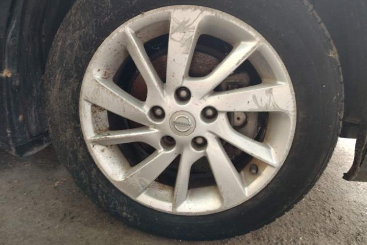 Used Nissan Sylphy 2012 1.6XE Manual Comfort Edition Right Front Wheel Hub