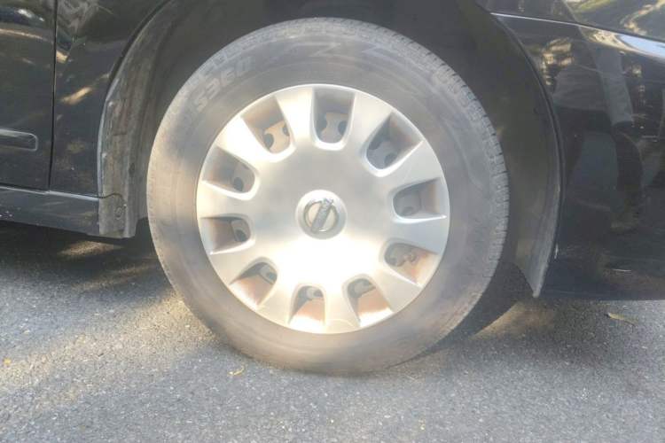 Used Nissan Sylphy 2012 Classic 1.6XE Automatic Comfort Edition Right Front Wheel Hub