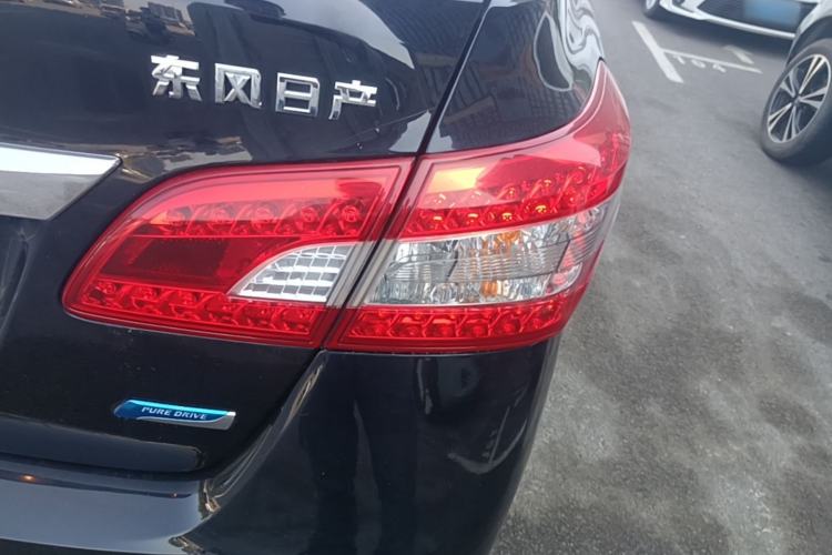 Used Nissan Sylphy 2012 1.6 XL Manual Luxury Edition Right Rear Taillight