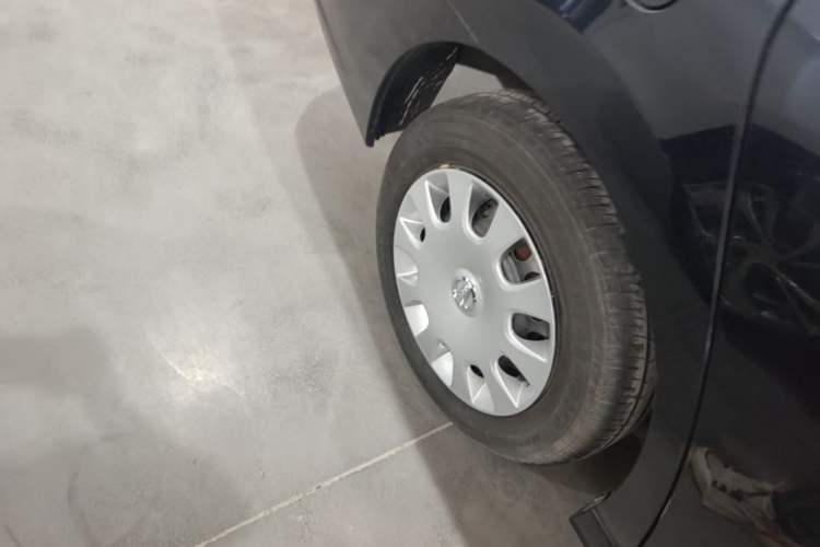 Used Nissan Sylphy 2012 Classic 1.6XE Manual Comfort Edition Right Rear Wheel Hub