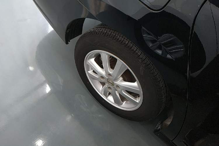Used Nissan Sylphy 2012 Classic 1.6XE Manual Comfort Edition Right Rear Wheel Hub
