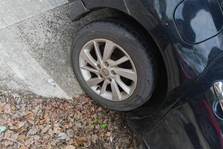 Used Nissan Sylphy 2012 1.6 XL CVT Luxury Edition Right Rear Wheel Hub