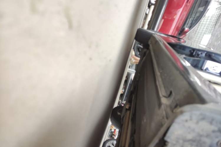 Used Nissan Sylphy 2012 Classic 1.6XE Automatic Comfort Edition Right Side Sill