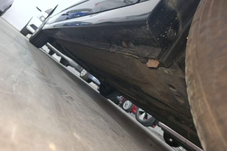 Used Nissan Sylphy 2012 Classic 1.6XE Manual Comfort Edition Right Side Sill