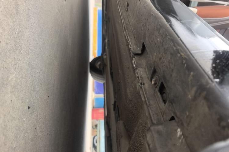 Used Nissan Sylphy 2012 Classic 1.6XE Manual Comfort Edition Right Side Sill