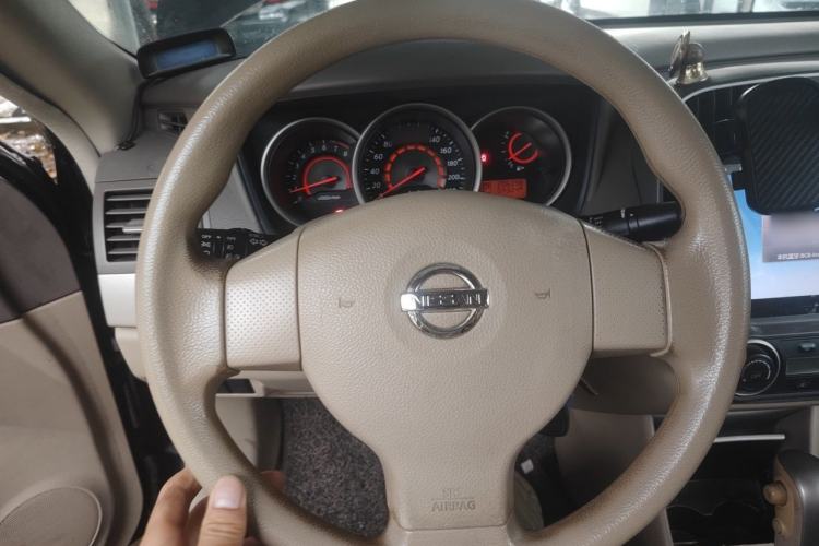 Used Nissan Sylphy 2012 Classic 1.6XE Automatic Comfort Edition Steering Wheel