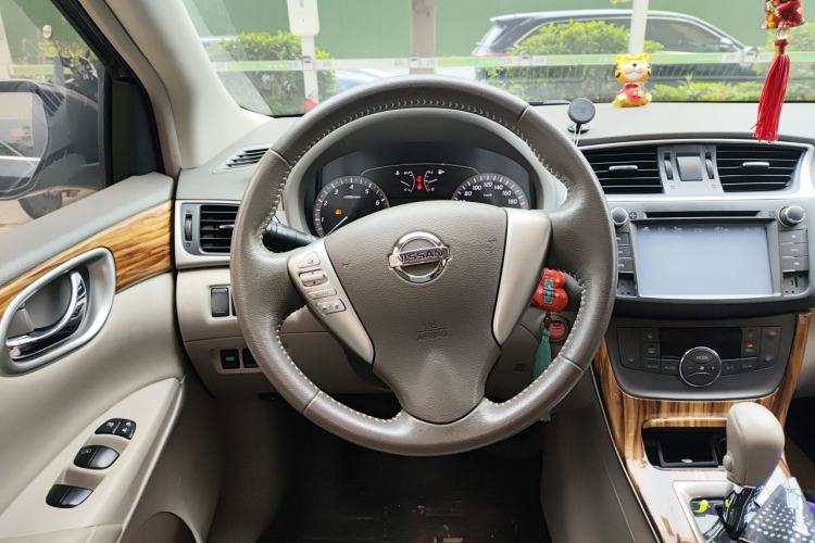 Used Nissan Sylphy 2012 1.8XL CVT Luxury Edition Steering Wheel
