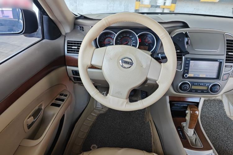 Used Nissan Sylphy 2012 Classic 1.6XE Automatic Comfort Edition Steering Wheel
