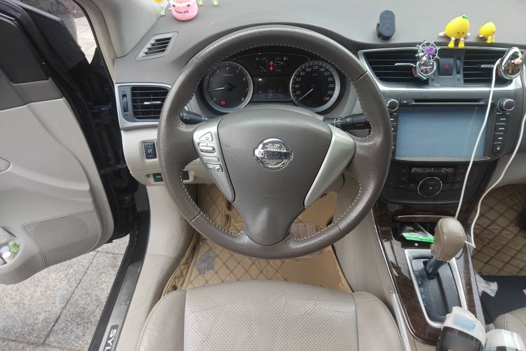 Used Nissan Sylphy 2012 1.8XL CVT Luxury Edition Steering Wheel