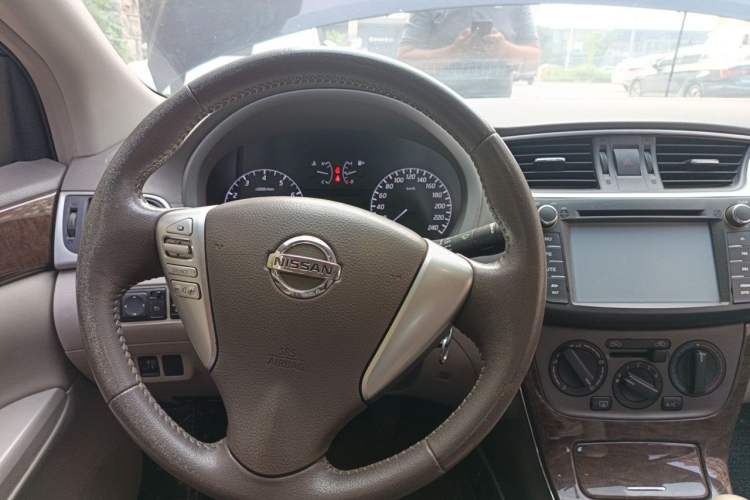 Used Nissan Sylphy 2012 1.6 XL Manual Luxury Edition Steering Wheel