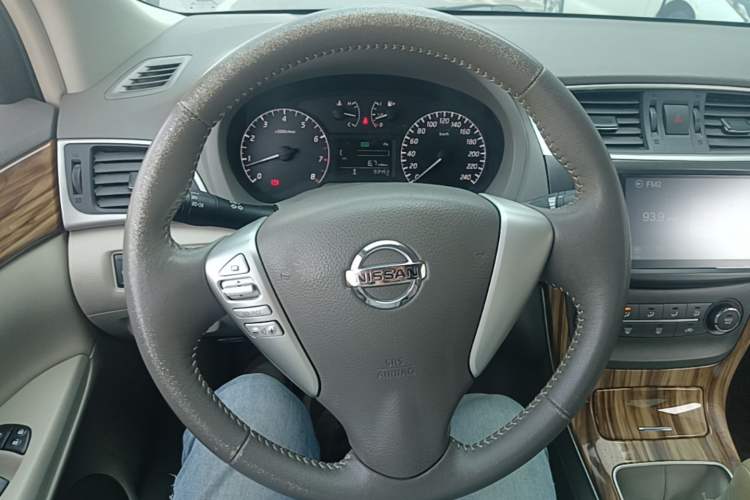 Used Nissan Sylphy 2012 1.6 XL Manual Luxury Edition Steering Wheel
