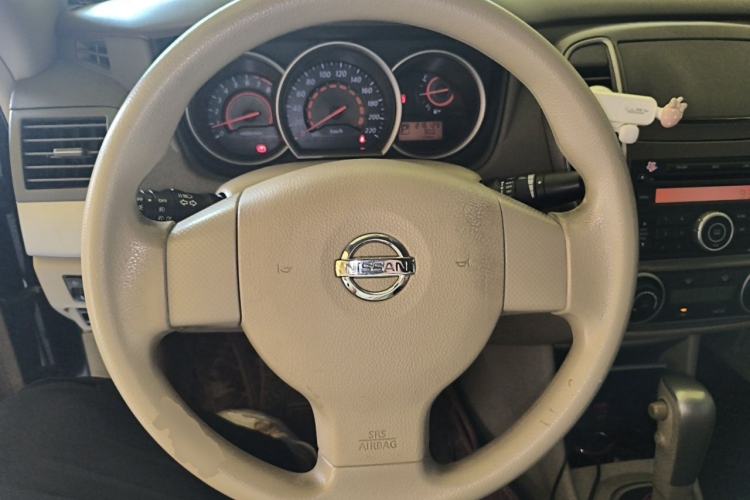 Used Nissan Sylphy 2012 Classic 1.6XE Automatic Comfort Edition Steering Wheel