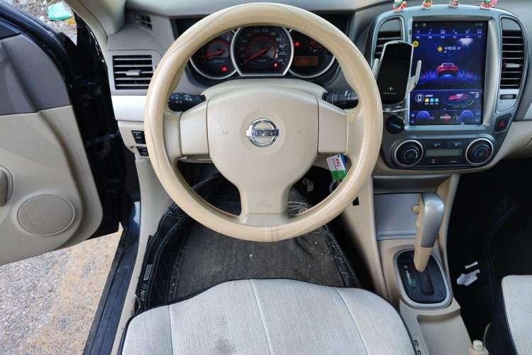 Used Nissan Sylphy 2012 Classic 1.6XE Automatic Comfort Edition Steering Wheel