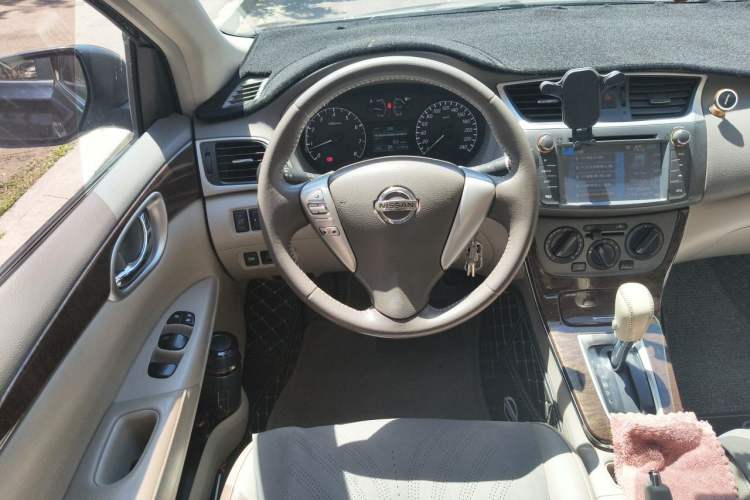 Used Nissan Sylphy 2012 1.6 XL CVT Luxury Edition Steering Wheel