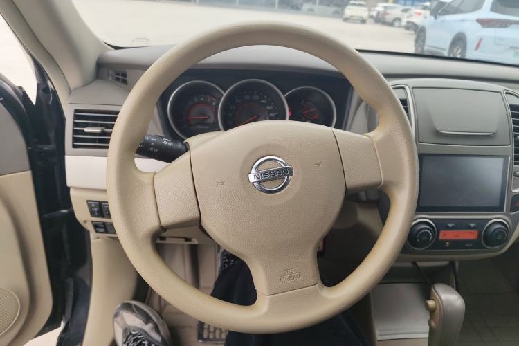 Used Nissan Sylphy 2012 Classic 1.6 XL Automatic Luxury Edition Steering Wheel