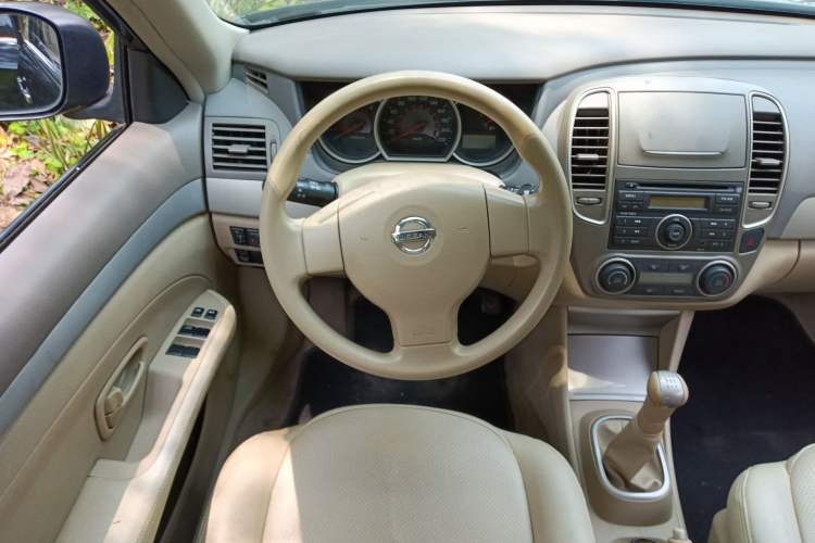 Used Nissan Sylphy 2012 Classic 1.6XE Manual Comfort Edition Steering Wheel