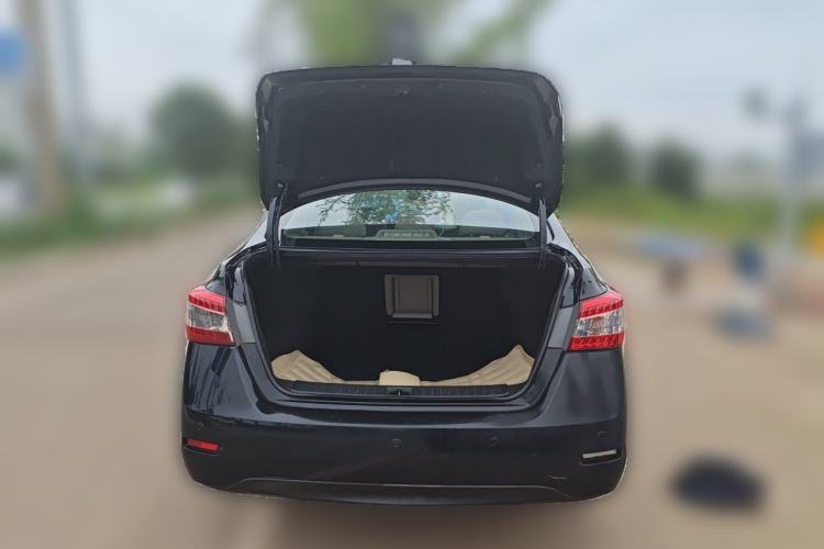Used Nissan Sylphy 2012 1.6 XL Manual Luxury Edition Trunk