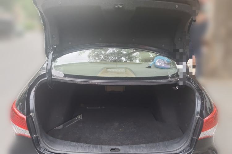 Used Nissan Sylphy 2012 Classic 1.6XE Automatic Comfort Edition Trunk