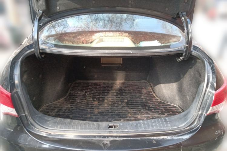 Used Nissan Sylphy 2012 Classic 1.6XE Manual Comfort Edition Trunk