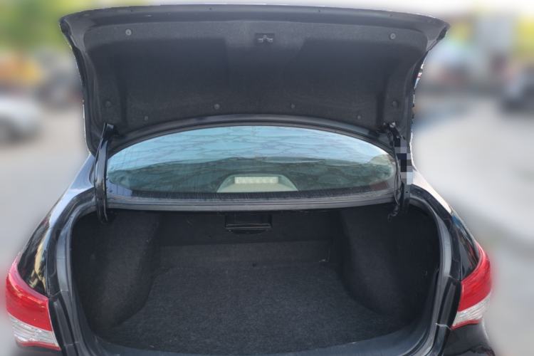 Used Nissan Sylphy 2012 Classic 1.6XE Automatic Comfort Edition Trunk