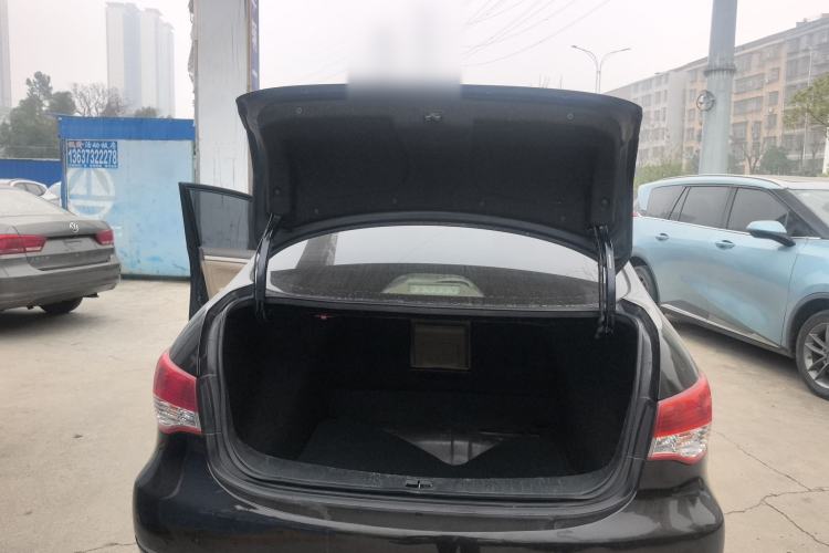 Used Nissan Sylphy 2012 Classic 1.6XE Manual Comfort Edition Trunk