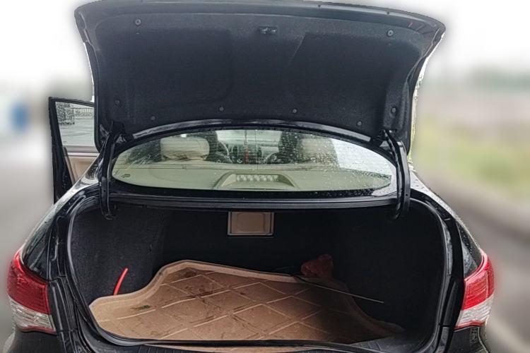 Used Nissan Sylphy 2012 Classic 1.6 XL Automatic Luxury Edition Trunk