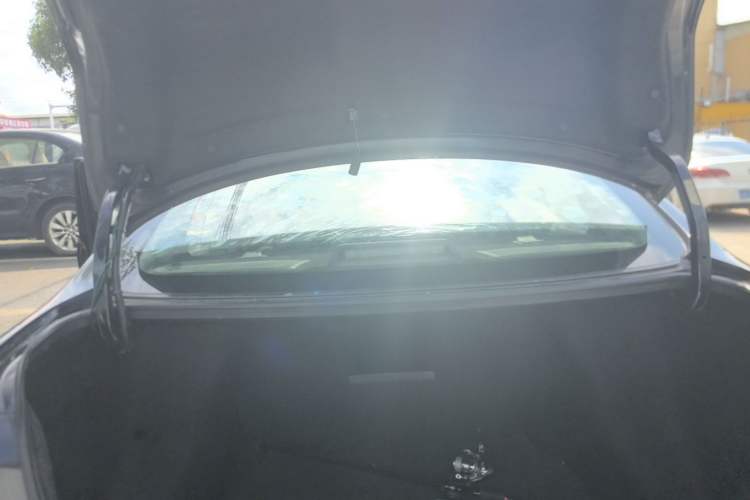 Used Nissan Sylphy 2012 1.6 XL Manual Luxury Edition Trunk