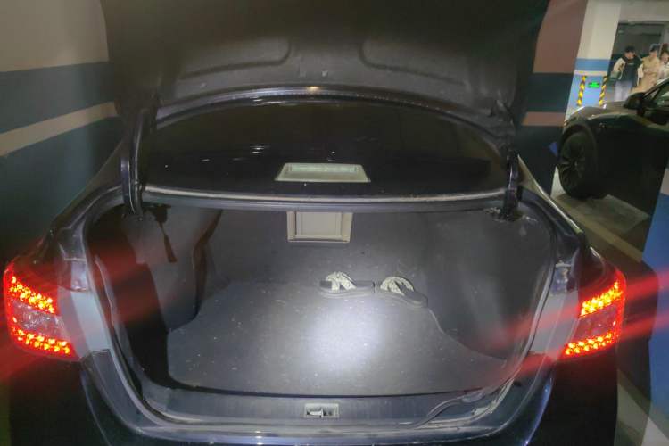 Used Nissan Sylphy 2012 1.8XL CVT Luxury Edition Trunk